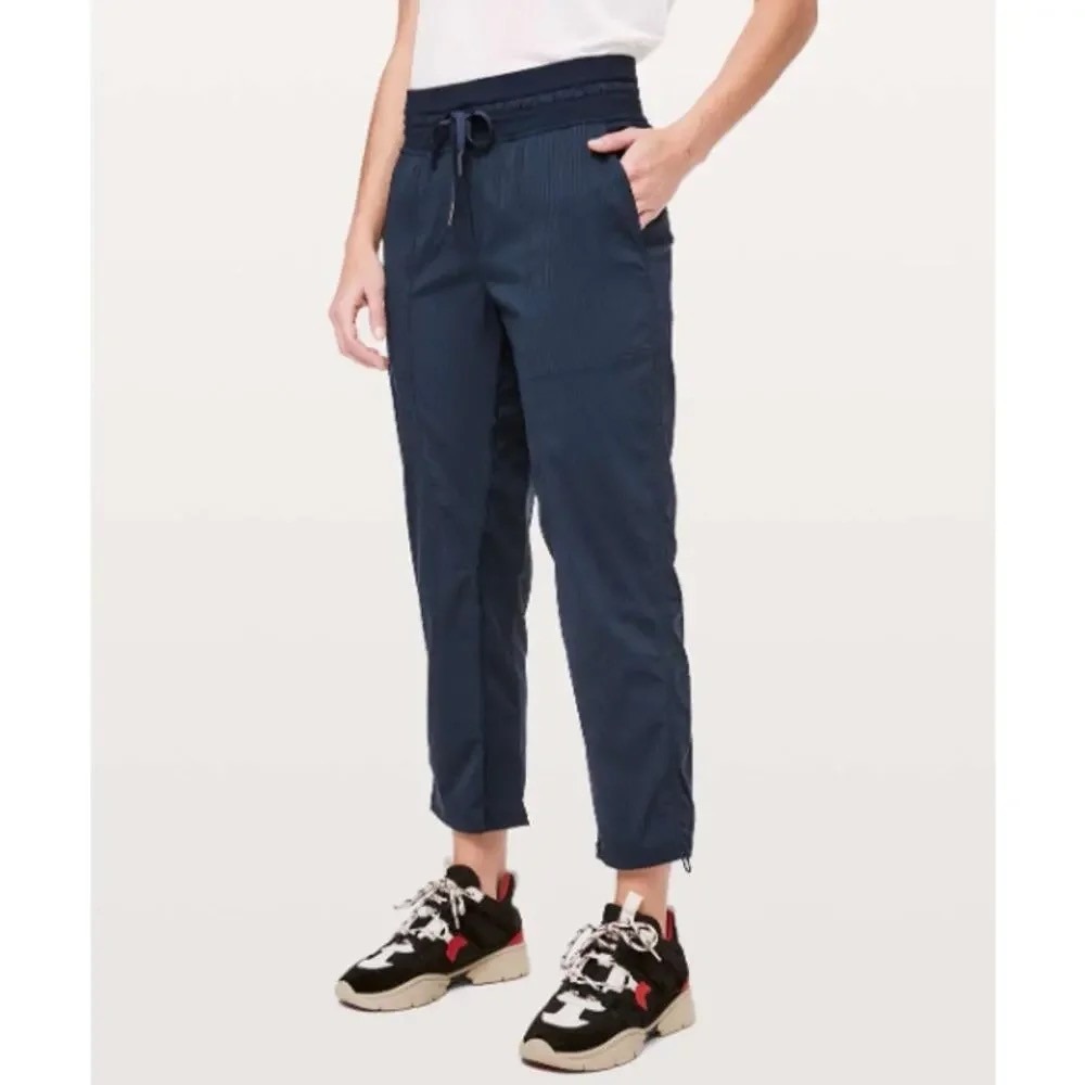 Lululemon Women's Dance Studio Crop Pants Sz 10 Navy Blue Drawcord Hem Pockets